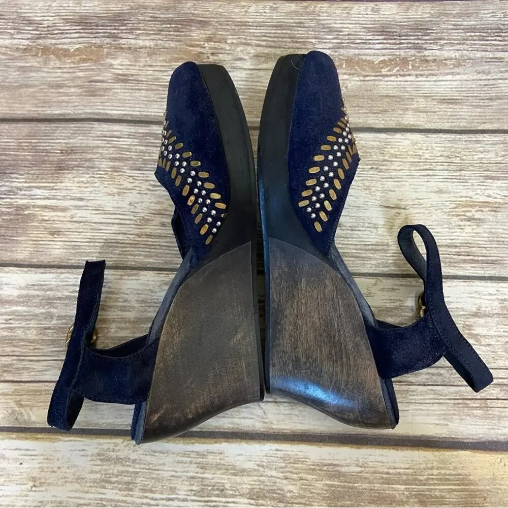 Calleen Cordero 7 Sundance navy suede studded point wedge